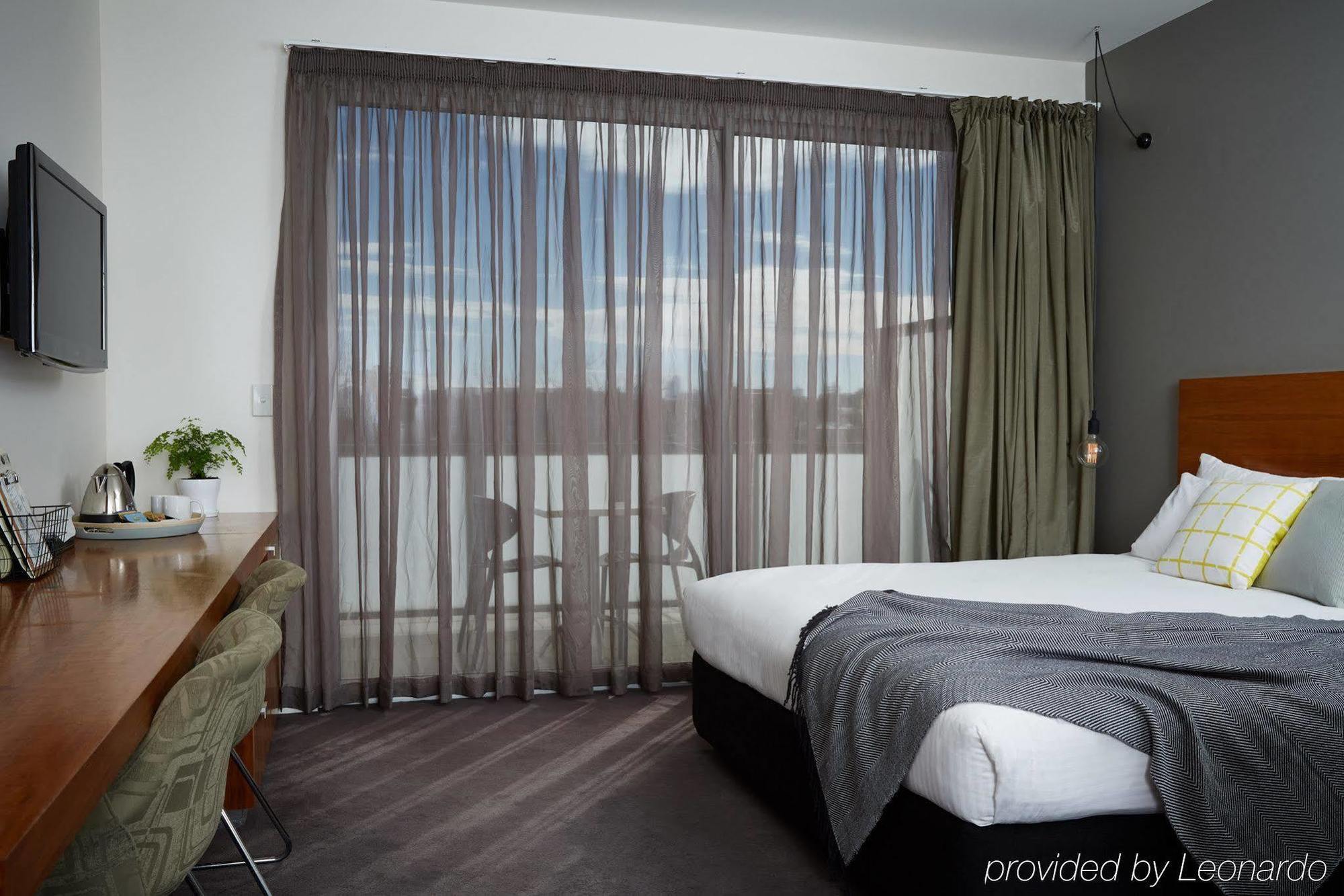 Cosmopolitan Hotel And Apartments Melbourne Exterior photo